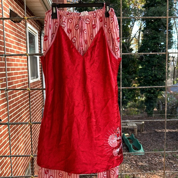 Coca-Cola Red Summer Pajama Spaghetti Strap Top V-Neck Wrinkle Material Jrs XL - Picture 3 of 16